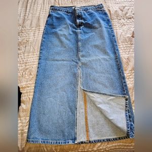 Woman's Gap denim skirt